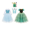 Anna Elsa jurk als combideal met een lichtblauwe en groene jurk, kronen, handschoenen en toverstokken.