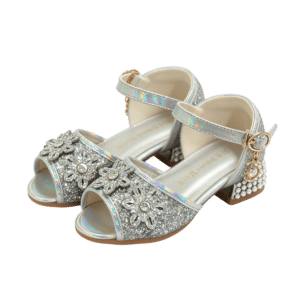 Zilveren Livia-prinsessenschoenen kind met hakje, glinsterende bloemversiering en enkelbandje