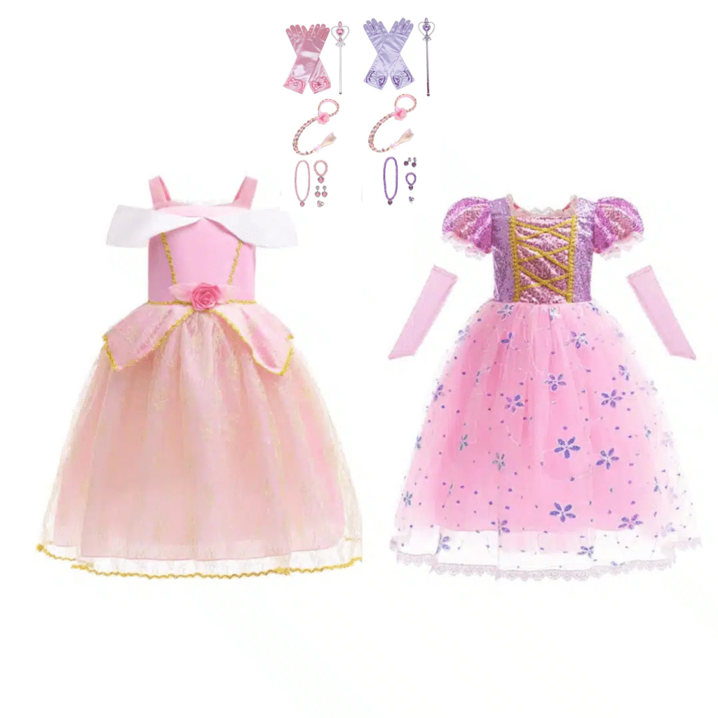 Twee roze prinsessenjurken van Doornroosje en Rapunzel met handschoenen, tiara’s en toverstokken